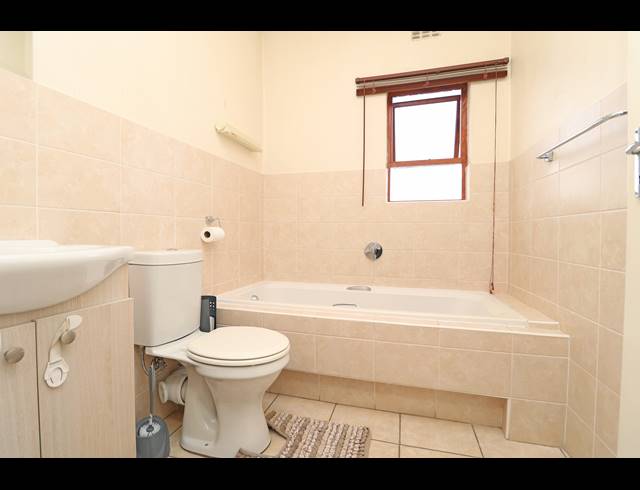 2 BEDROOM APARTMENT FOR SALE IN RANDPARK RIDGE